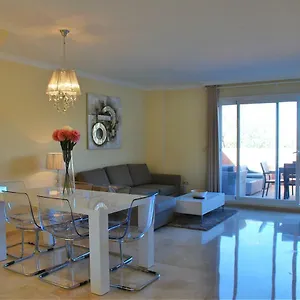 https://fantastic-sea-and-golf-view-apartment.es-andalucia.com